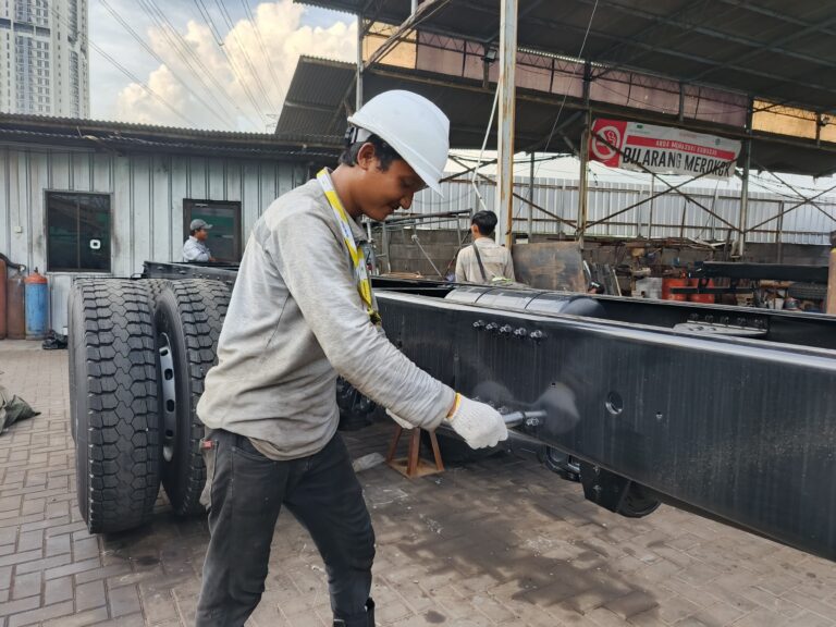 4. CHASSIS & SUSPENSION JUNIOR TECHNICIAN
