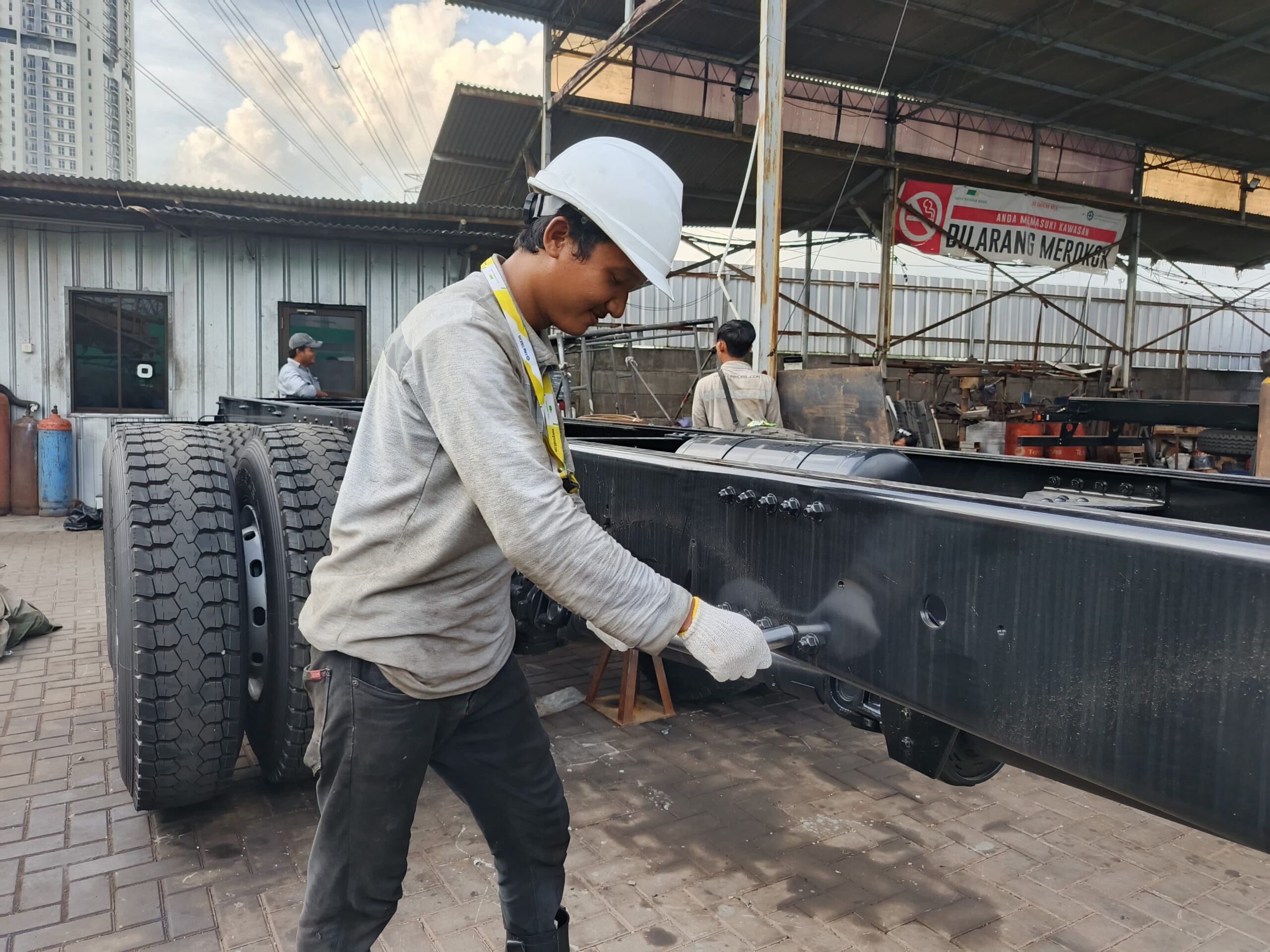 4. CHASSIS & SUSPENSION JUNIOR TECHNICIAN